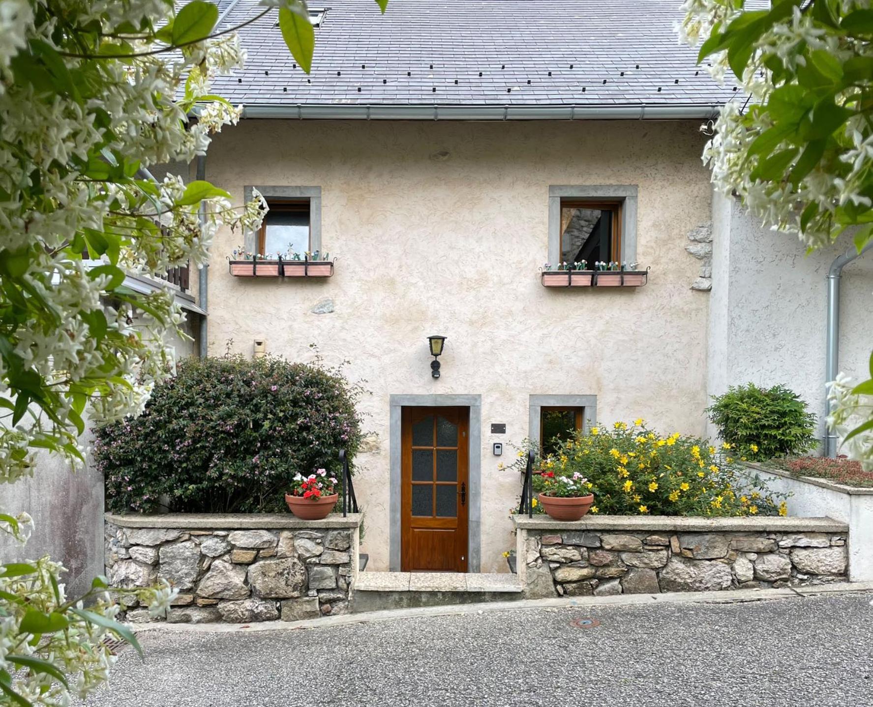 Gite, Close To Hautecombe Abbey, Lac Du Bourget Grumeau Exteriör bild